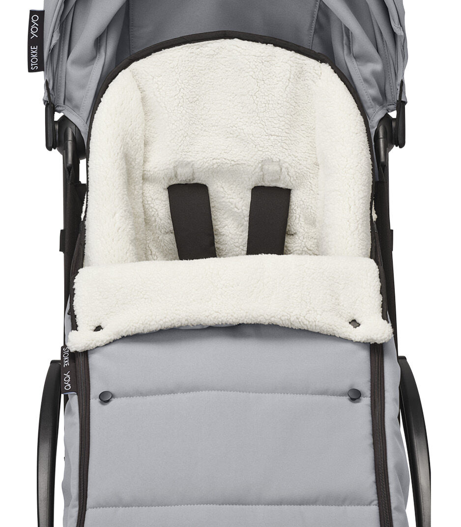 Stokke® YOYO3® 6+ Stone. Footmuff first button, detail. galery image 5